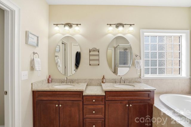 135 Lakeshore Hills Drive, Mooresville, NC 28117