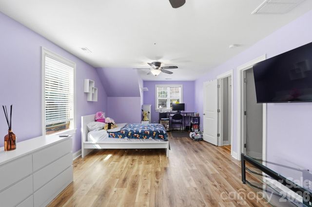 135 Lakeshore Hills Drive, Mooresville, NC 28117