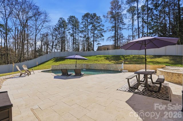 135 Lakeshore Hills Drive, Mooresville, NC 28117