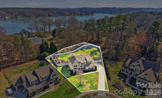 135 Lakeshore Hills Drive, Mooresville, NC 28117