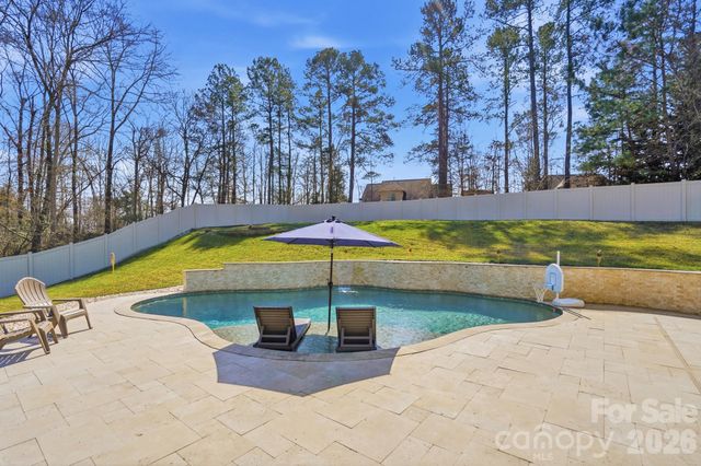 135 Lakeshore Hills Drive, Mooresville, NC 28117