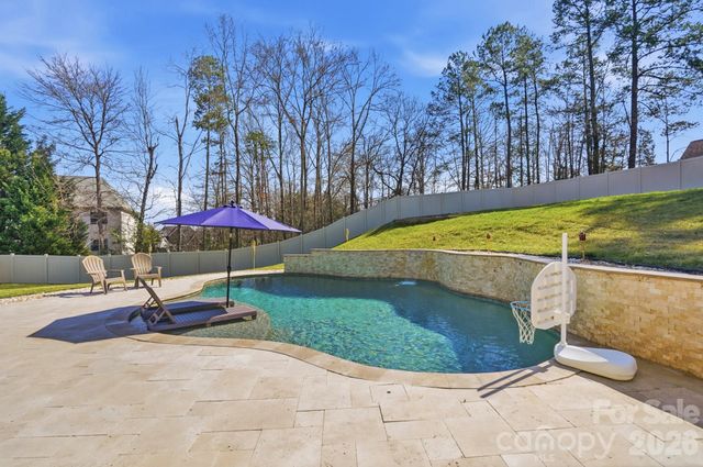135 Lakeshore Hills Drive, Mooresville, NC 28117