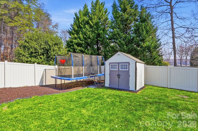 135 Lakeshore Hills Drive, Mooresville, NC 28117