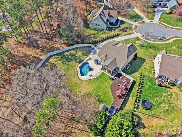 135 Lakeshore Hills Drive, Mooresville, NC 28117