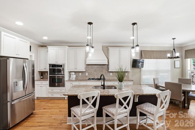 135 Lakeshore Hills Drive, Mooresville, NC 28117