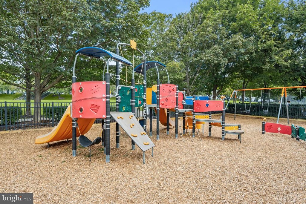 Image 78 of property listing at 11047 MARTHA WAY, Fulton, MD 20759