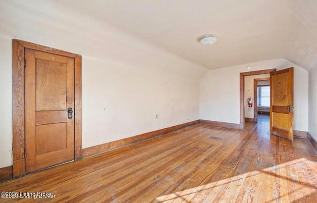 2121 W Oak St, Louisville, KY 40210