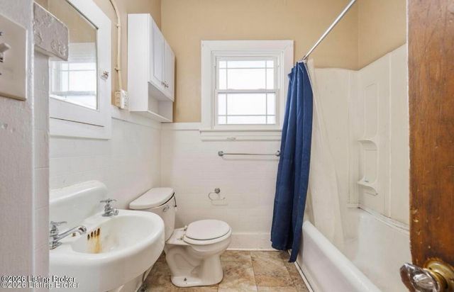 2121 W Oak St, Louisville, KY 40210