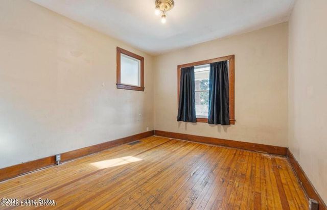 2121 W Oak St, Louisville, KY 40210