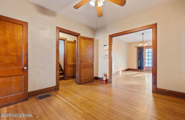 2121 W Oak St, Louisville, KY 40210