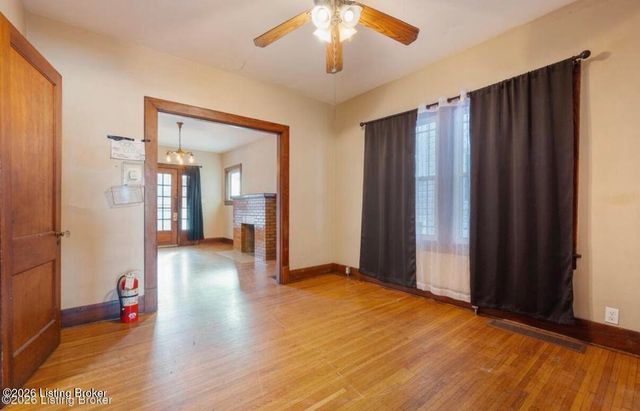 2121 W Oak St, Louisville, KY 40210