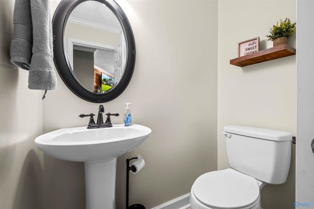 326 Mountain Lake Circle, Rainbow City, AL 35906