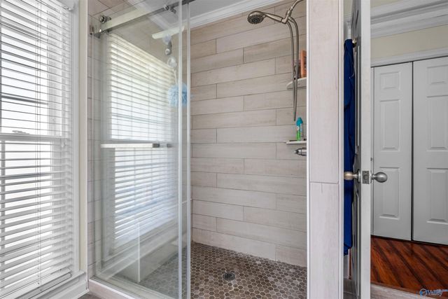 326 Mountain Lake Circle, Rainbow City, AL 35906