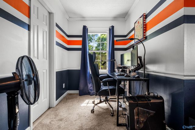 326 Mountain Lake Circle, Rainbow City, AL 35906