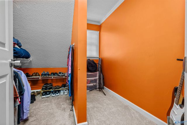 326 Mountain Lake Circle, Rainbow City, AL 35906