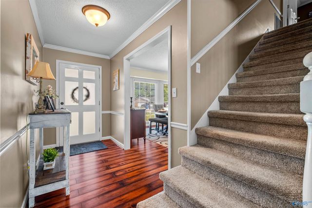 326 Mountain Lake Circle, Rainbow City, AL 35906