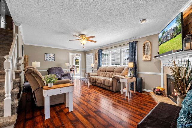 326 Mountain Lake Circle, Rainbow City, AL 35906