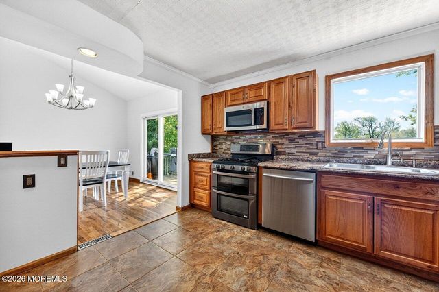 33 Bayberry Lane, New Monmouth, NJ 07748