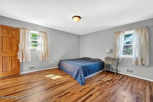 33 Bayberry Lane, New Monmouth, NJ 07748