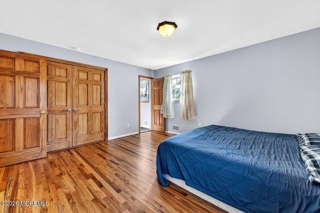 33 Bayberry Lane, New Monmouth, NJ 07748