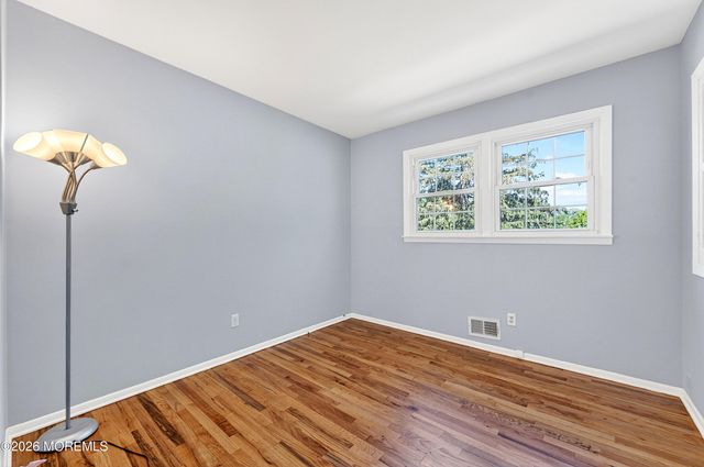 33 Bayberry Lane, New Monmouth, NJ 07748