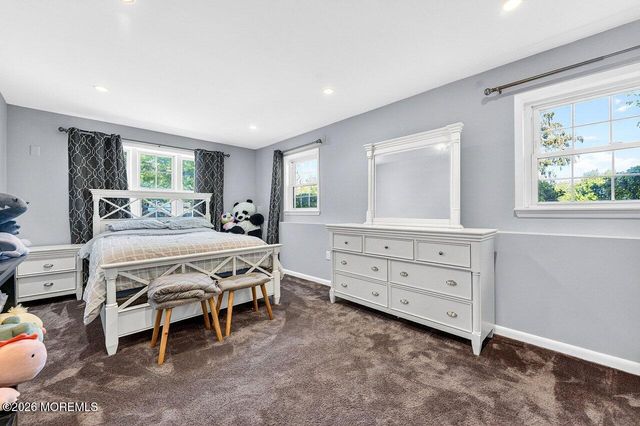 33 Bayberry Lane, New Monmouth, NJ 07748