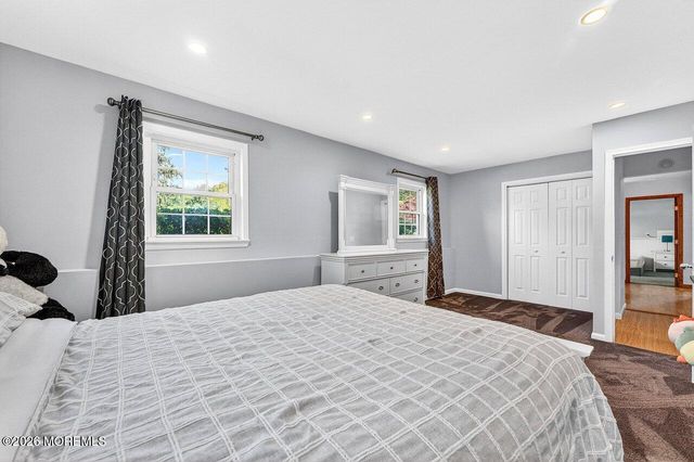33 Bayberry Lane, New Monmouth, NJ 07748