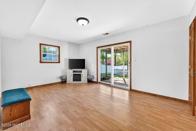 33 Bayberry Lane, New Monmouth, NJ 07748