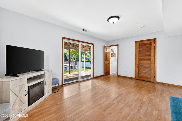 33 Bayberry Lane, New Monmouth, NJ 07748