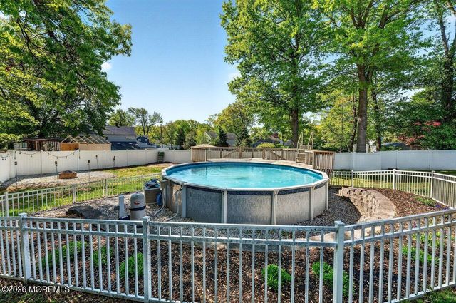 33 Bayberry Lane, New Monmouth, NJ 07748