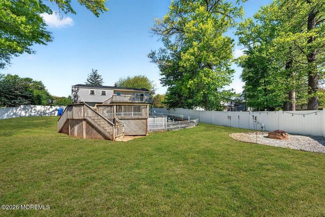 33 Bayberry Lane, New Monmouth, NJ 07748