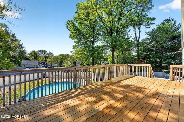 33 Bayberry Lane, New Monmouth, NJ 07748