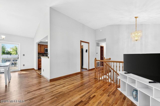 33 Bayberry Lane, New Monmouth, NJ 07748