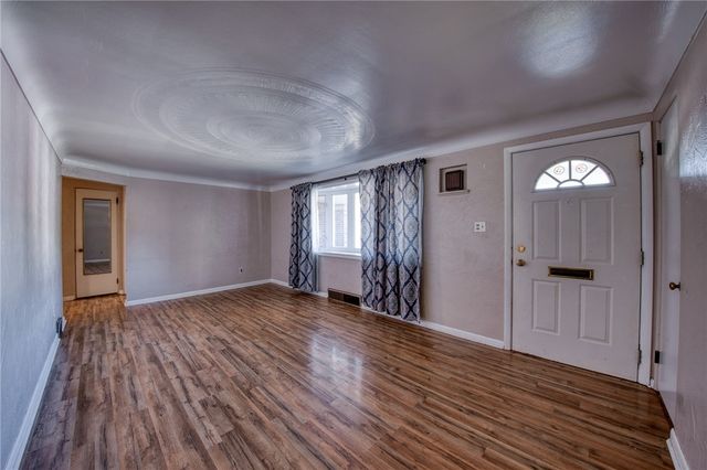 4615 Home St, West Mifflin, PA 15122