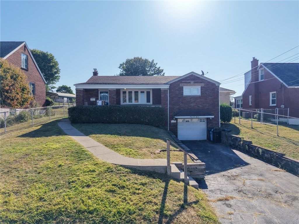 4615 Home St, West Mifflin, PA 15122