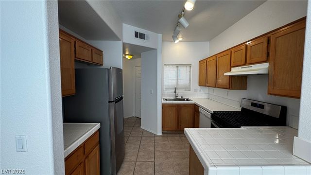 8501 West University Avenue 2088, Las Vegas, NV 89147