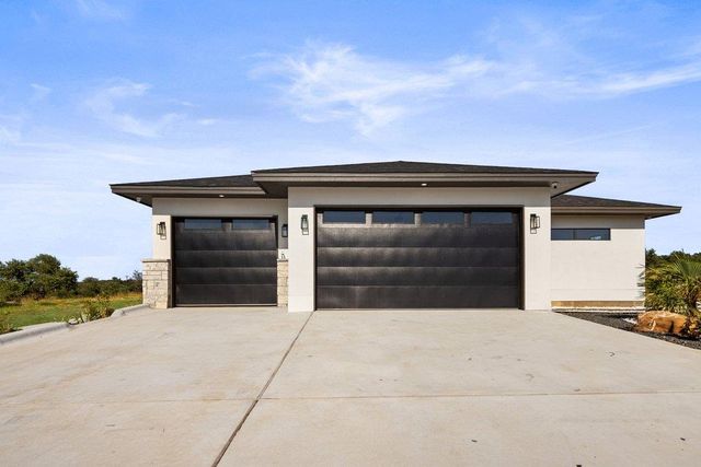 583 Comanche RDG, Round Mountain, TX 78663