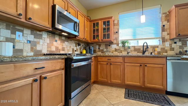 2527 W WARREN Drive, Anthem, AZ 85086