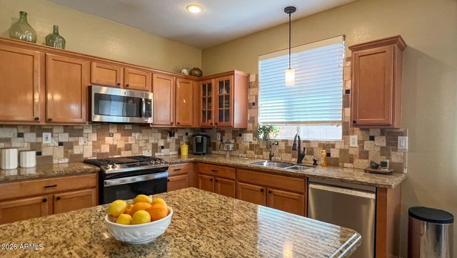 2527 W WARREN Drive, Anthem, AZ 85086