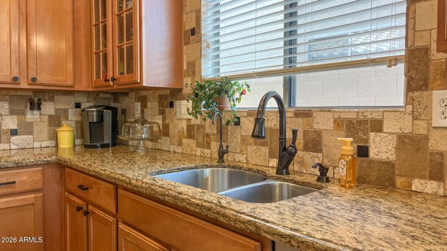 2527 W WARREN Drive, Anthem, AZ 85086