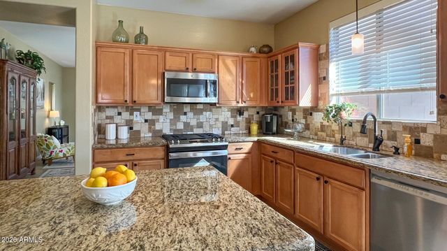 2527 W WARREN Drive, Anthem, AZ 85086