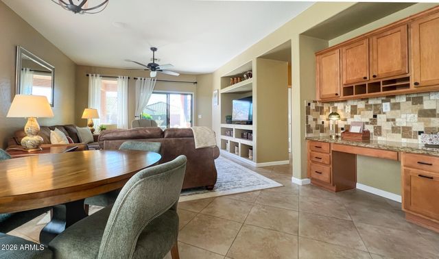 2527 W WARREN Drive, Anthem, AZ 85086