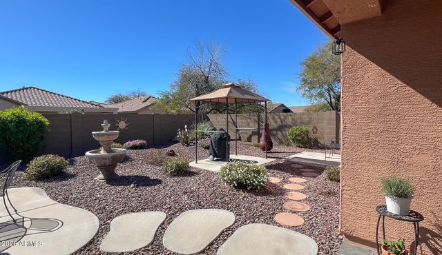 2527 W WARREN Drive, Anthem, AZ 85086