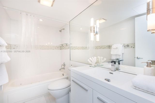 10275 Collins Ave 706, Bal Harbour, FL 33154