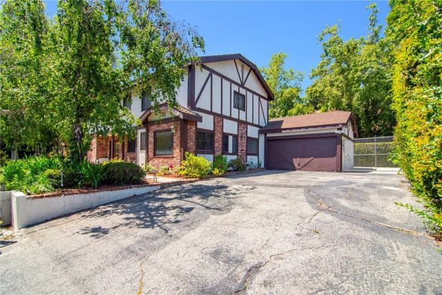 5515 Shirley Avenue, Tarzana, CA 91356
