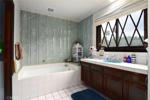 5515 Shirley Avenue, Tarzana, CA 91356