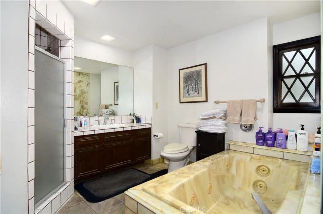 5515 Shirley Avenue, Tarzana, CA 91356