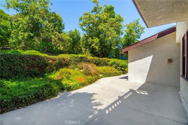 5515 Shirley Avenue, Tarzana, CA 91356