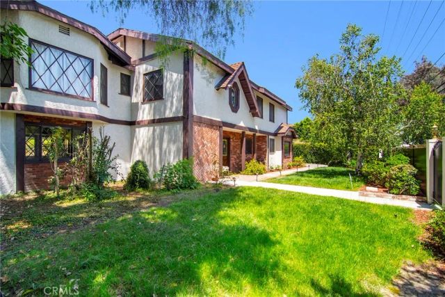 5515 Shirley Avenue, Tarzana, CA 91356
