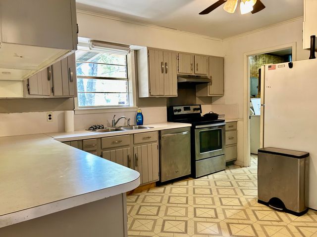 629 Auburn Dr, Deridder, LA 70634